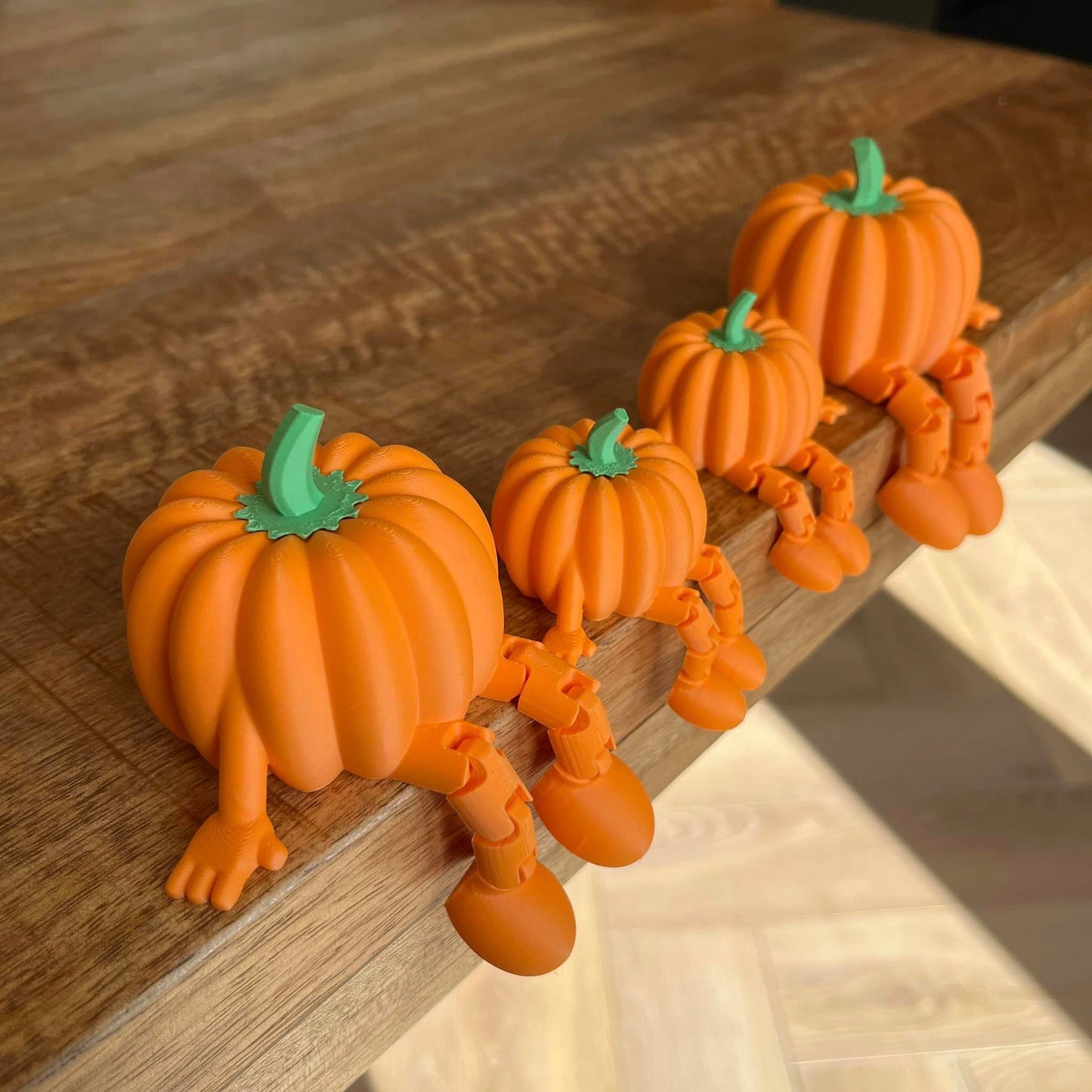 Pompoen mannetjes met flexibele beentjes